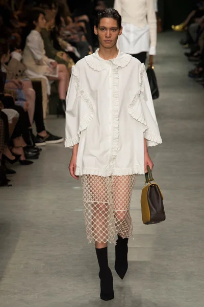Look 5